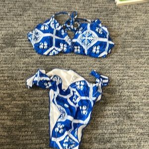 Large bottom, Small top floral geometric blue bikini